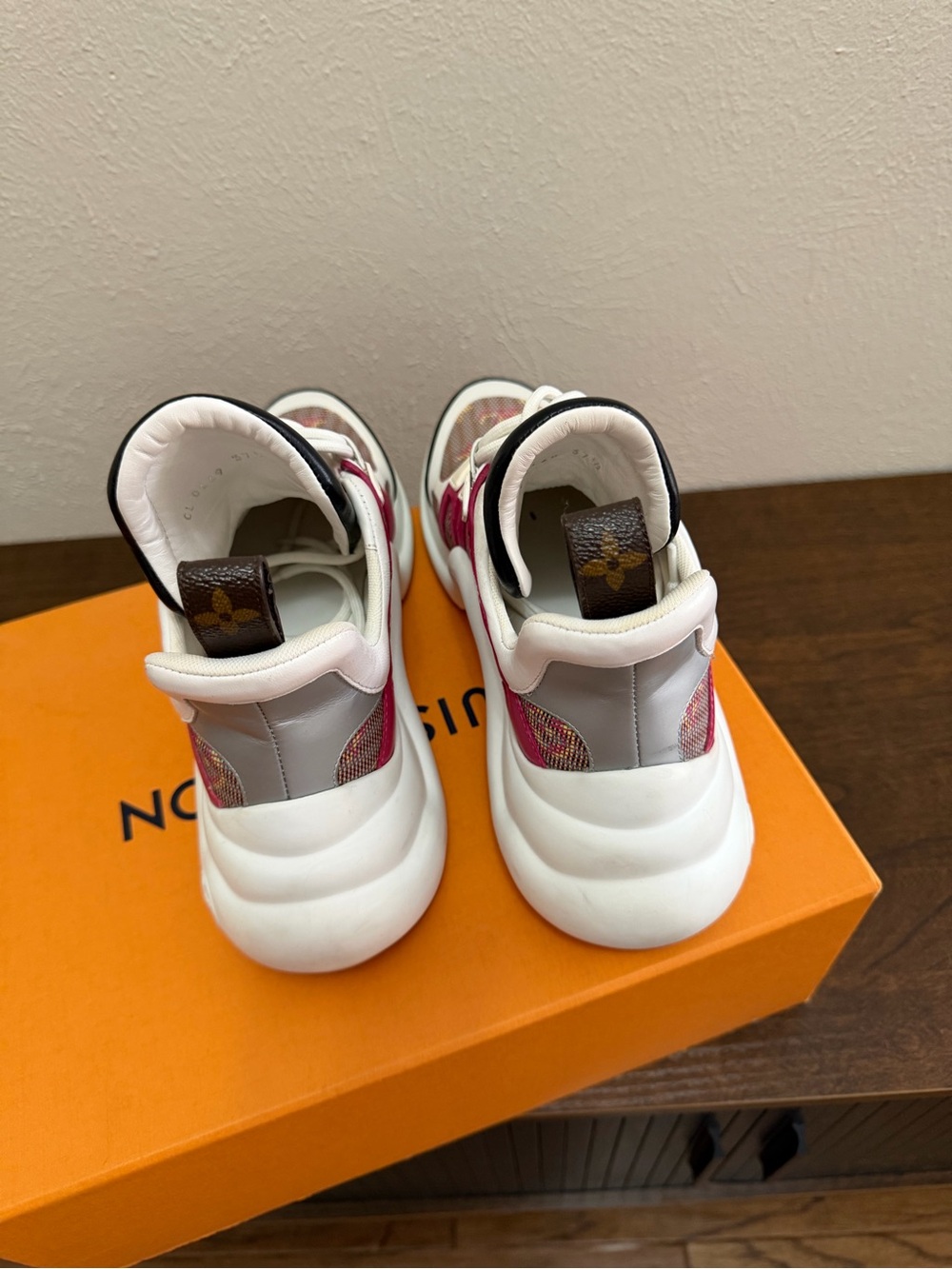 Louis Vuitton White Pink Multicolor Kids Sneakers - Picture 4 of 6